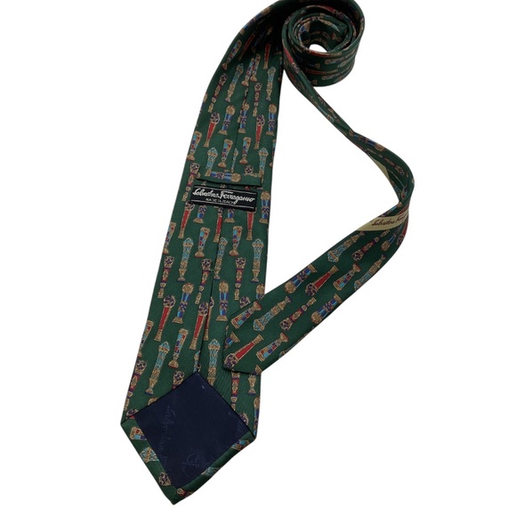 SALVATORE FERRAGAMO Green Art Silk LUXURY Tie ITALY - Picture 2 of 4